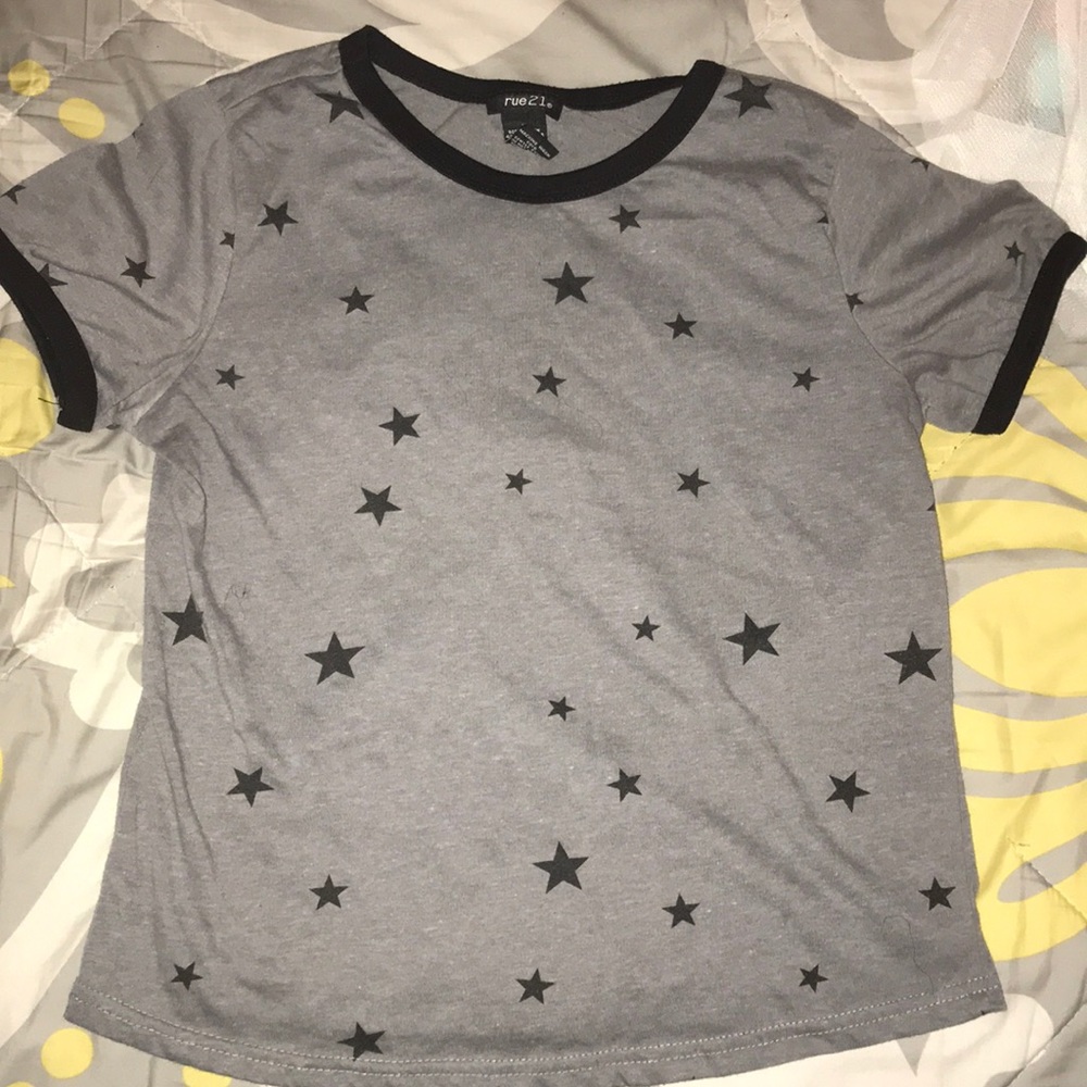 Grey rue 21 crop top with black stars